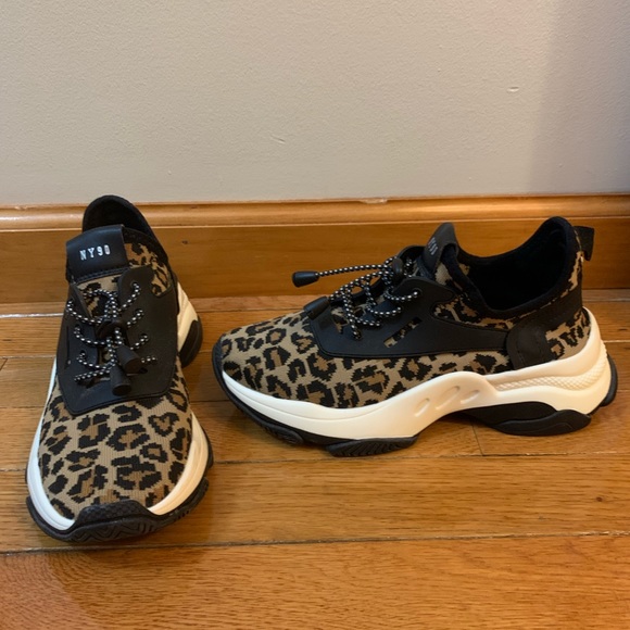 ❌️SOLD❌️Steve Madden Cheetah Print Sneakers like new size 5.5 - Picture 2 of 5